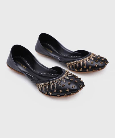 Black khussa