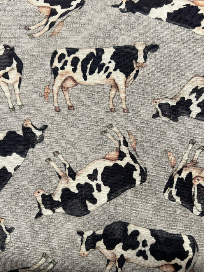 QT Fabrics Greener Pastures 28083 Cows